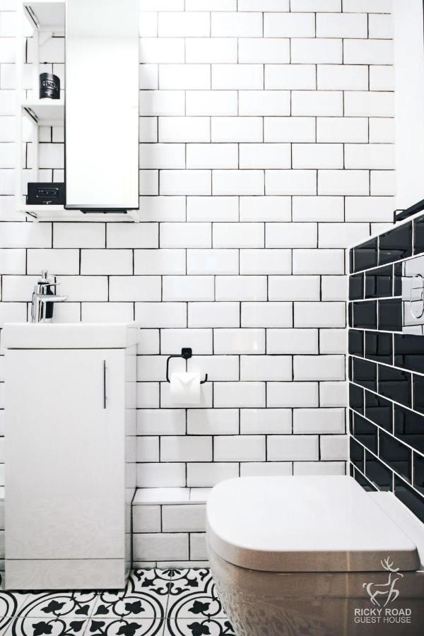 Ricky Road Guest House - Premium Watford  Extérieur photo