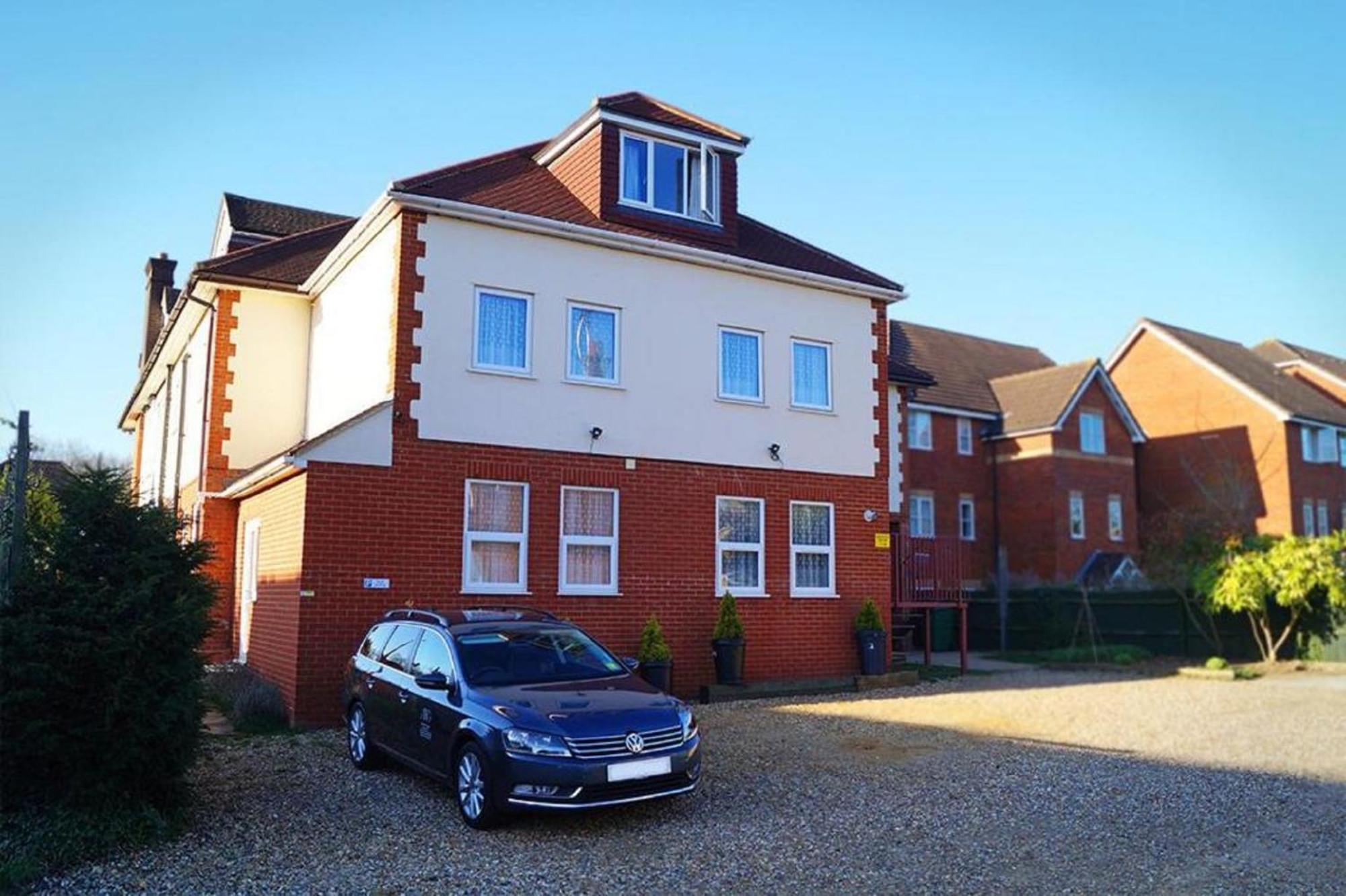 Ricky Road Guest House - Premium Watford  Extérieur photo