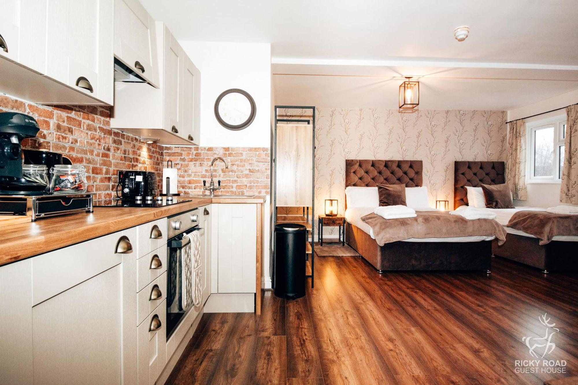 Ricky Road Guest House - Premium Watford  Extérieur photo