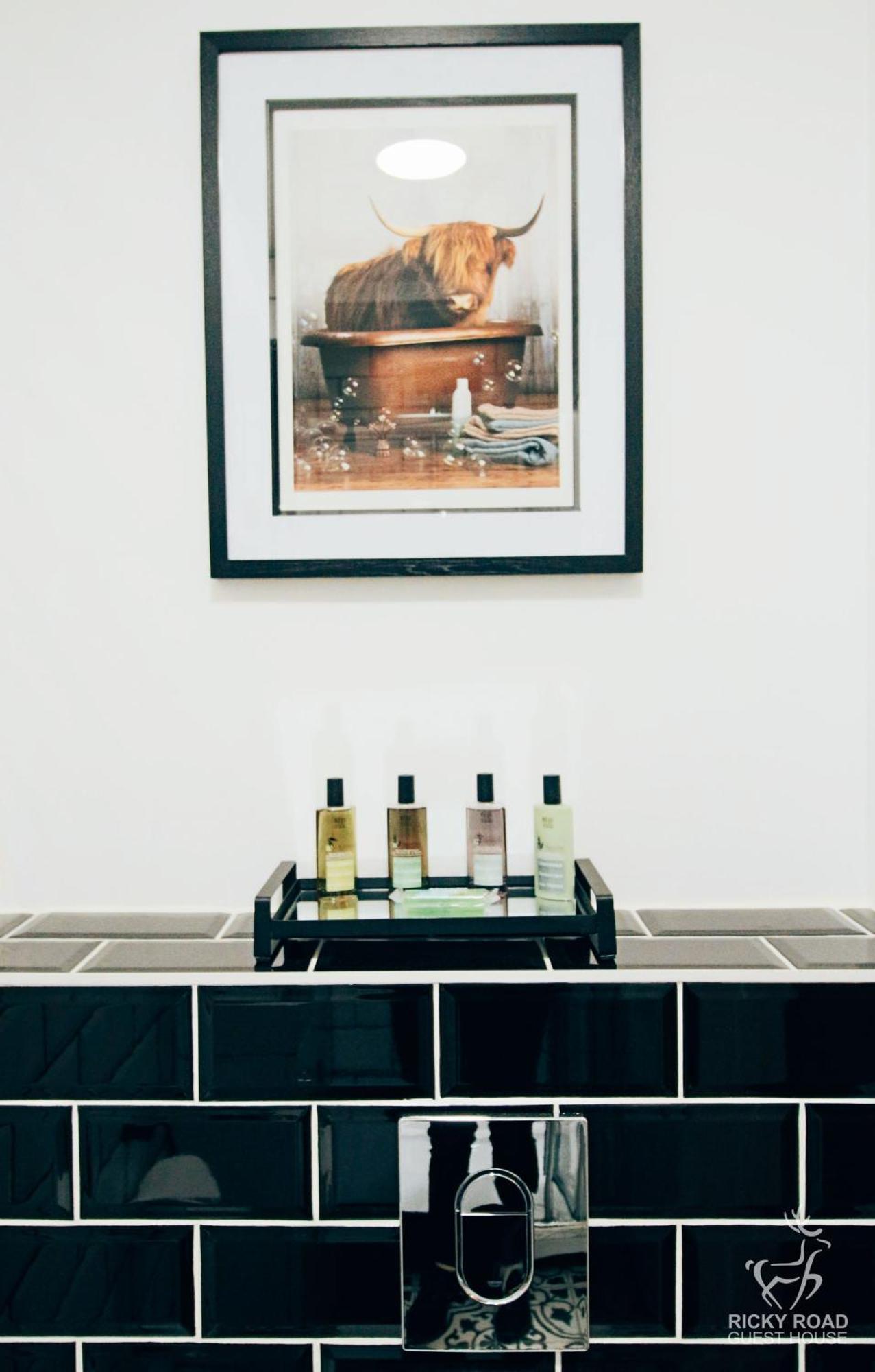 Ricky Road Guest House - Premium Watford  Extérieur photo
