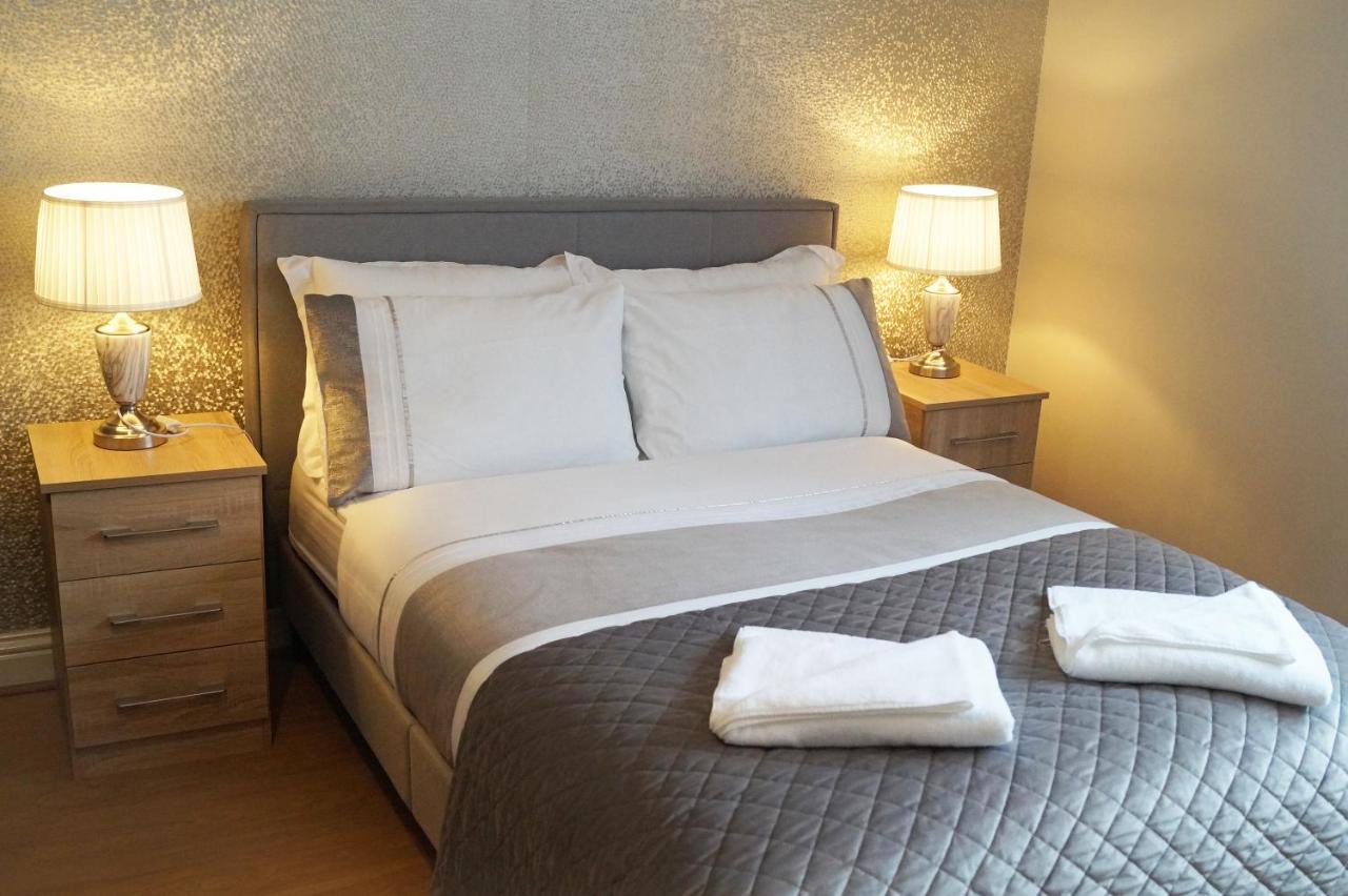 Ricky Road Guest House - Premium Watford  Extérieur photo