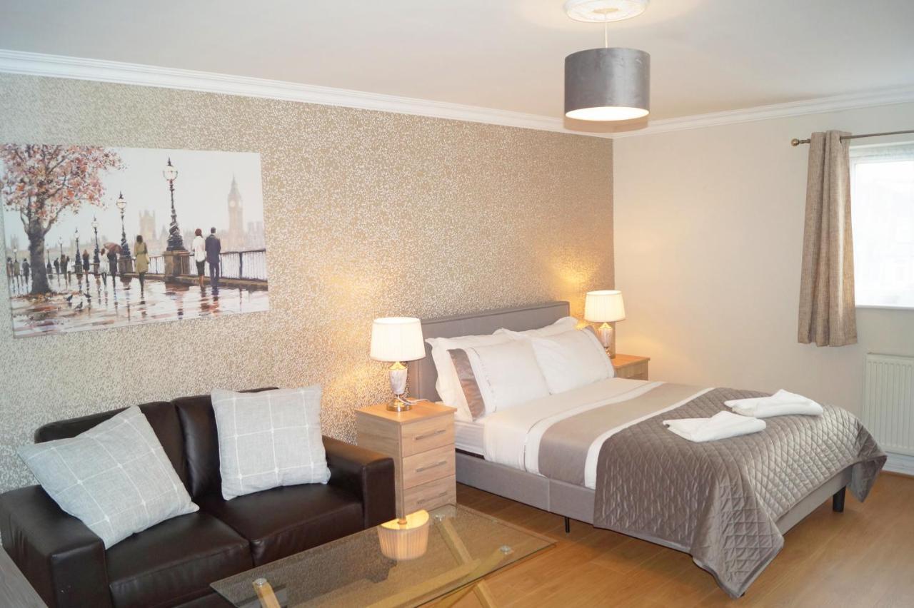 Ricky Road Guest House - Premium Watford  Extérieur photo