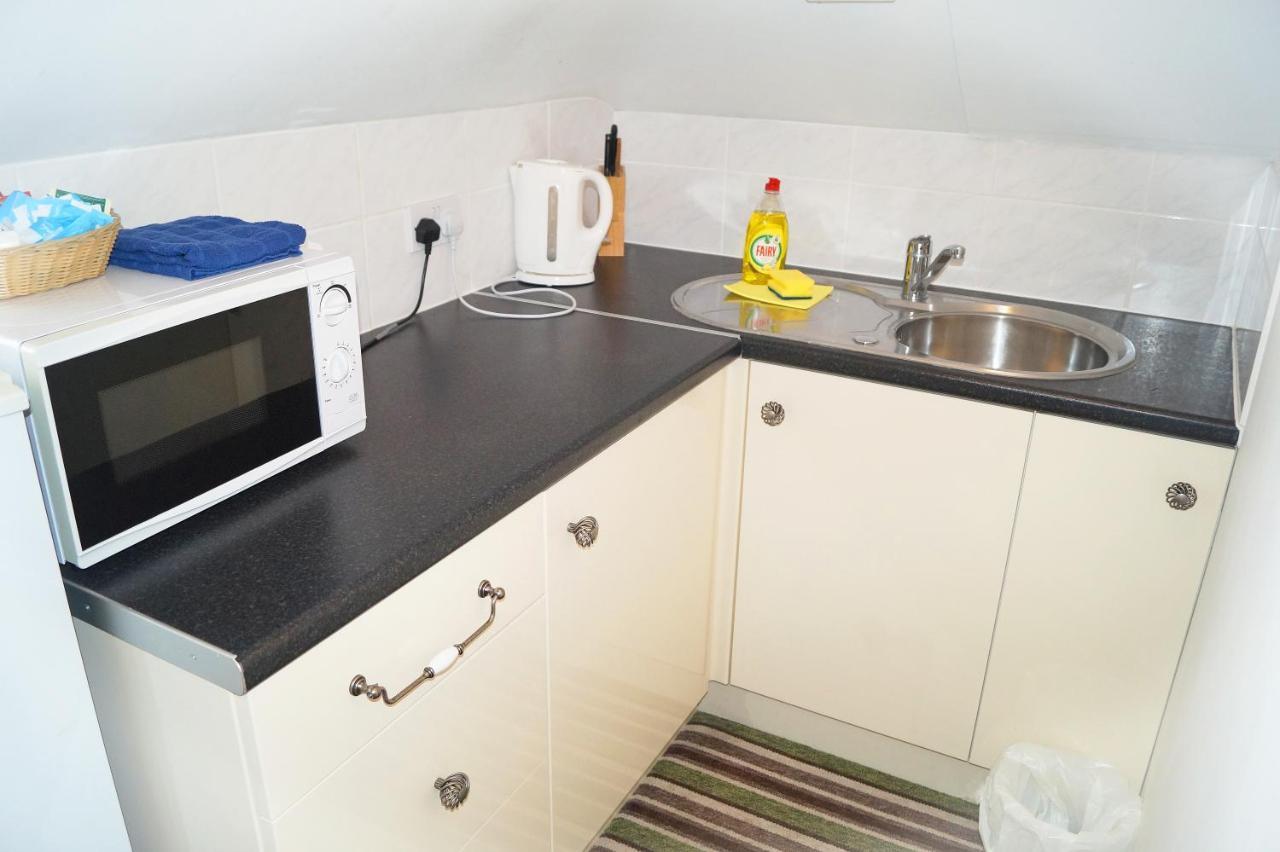 Ricky Road Guest House - Premium Watford  Extérieur photo